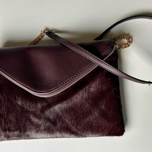 (NWOT) Vegan Deep Purple Crossbody W/ Gold Chain & Faux Fur